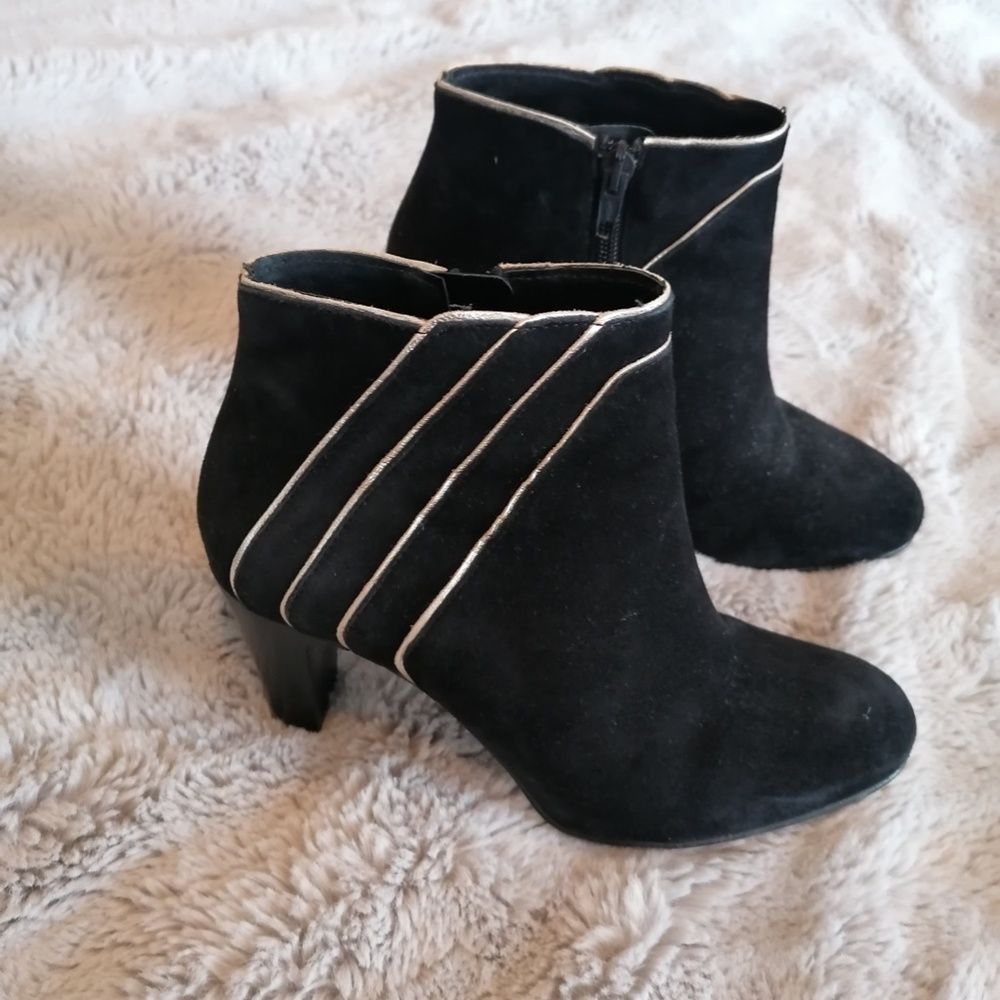 Suede ankle boots size 6.5 black and gold